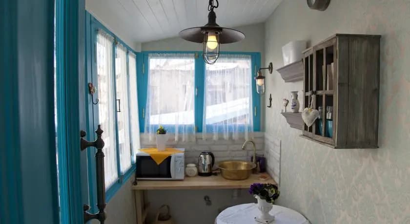 Creative Home in Old Tbilisi - photo 4