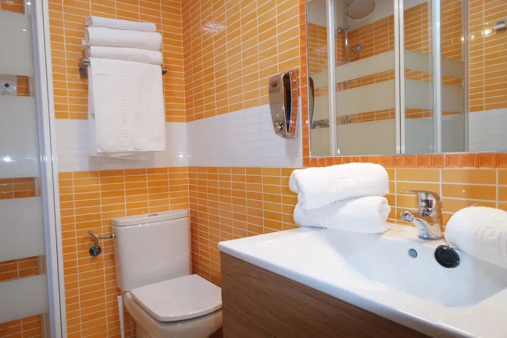 Limehome Madrid Calle de Santa Ana - photo 43