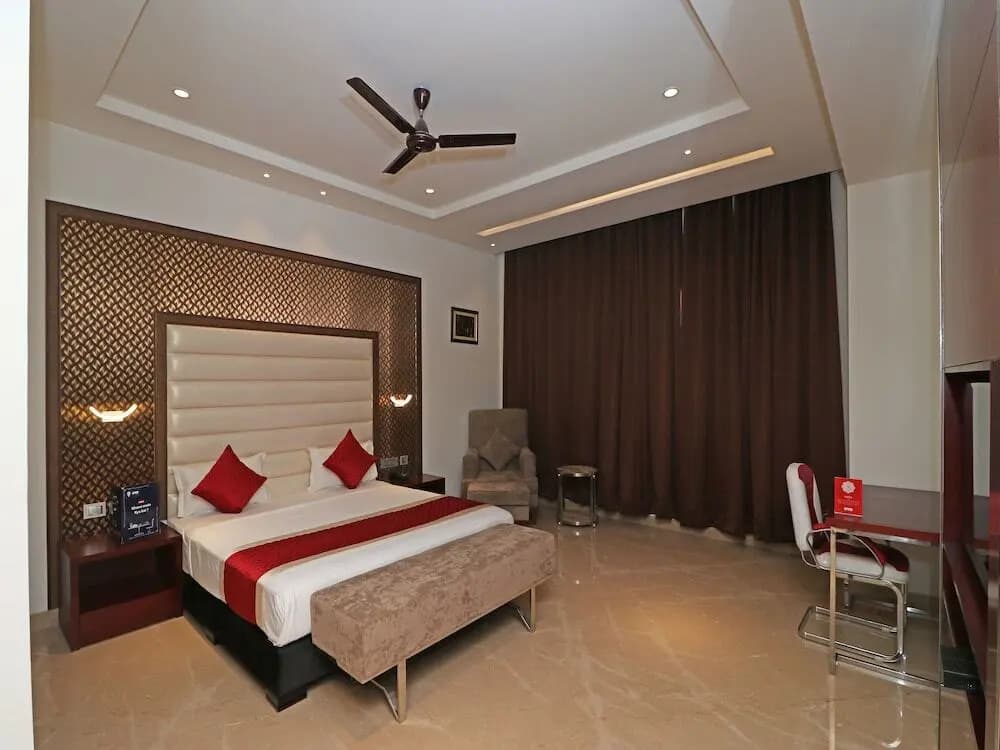 C Pearls Hotel  Banque by OYO Rooms - photo 4