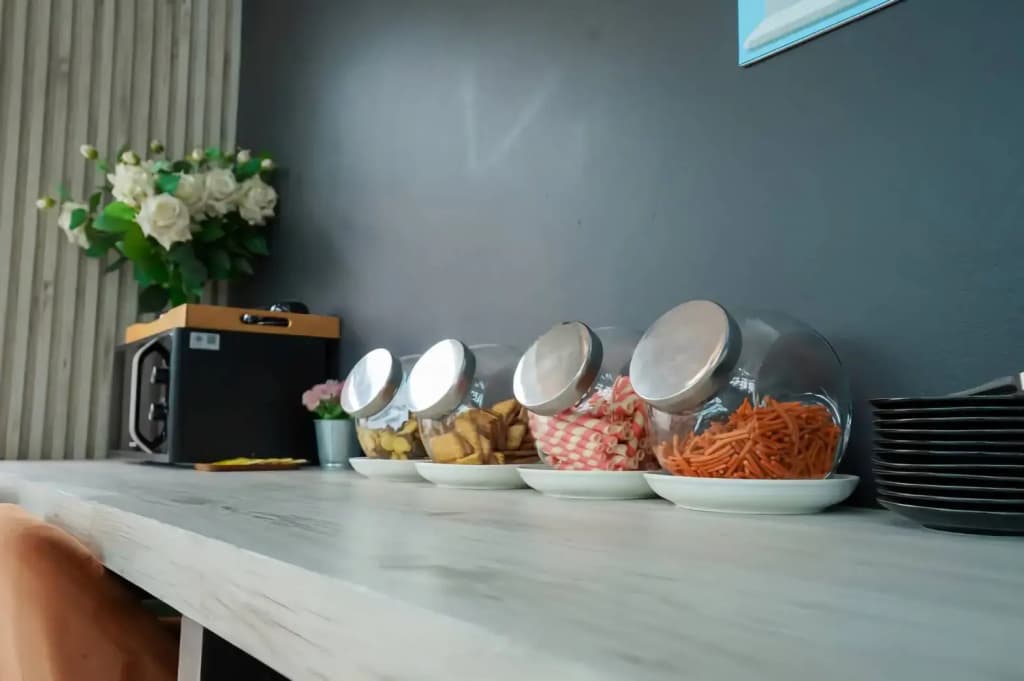 Play Poshtel & Cafe (SHA Certified) - photo 11