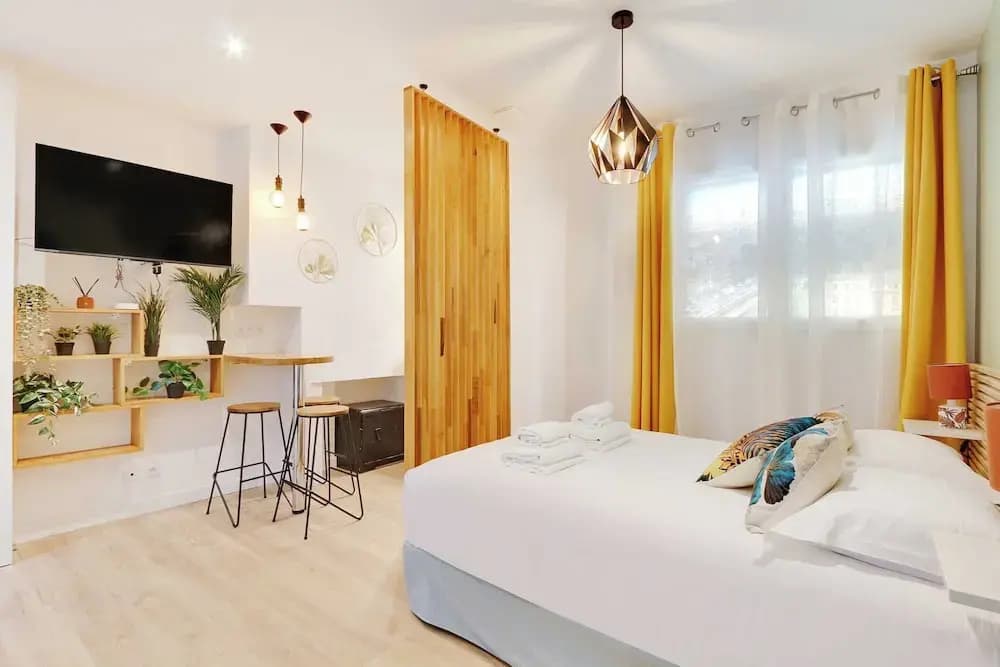 Charming Apartment With AC -1br-3p- Sentier - photo 1