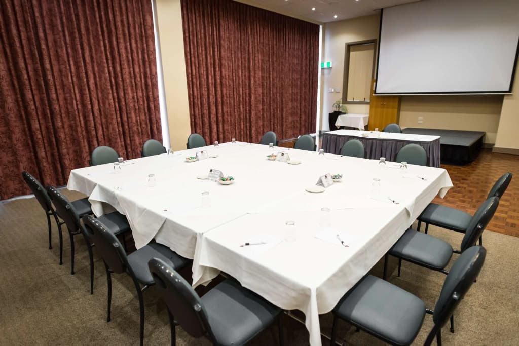 Best Western Airport Motel and Convention Centre - photo 22