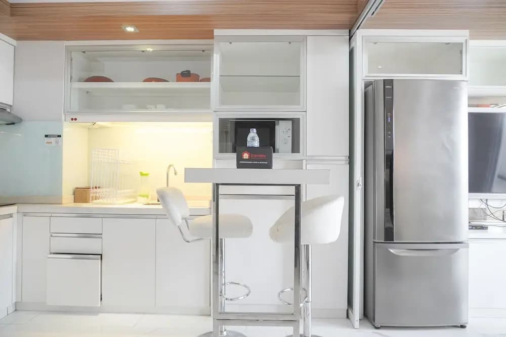 Warm And Comfort Living 1Br At 8Th Ambassade Kuningan Apartment - photo 11
