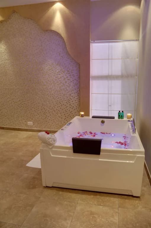 Boutique 7 Hotel & Suites - photo 20