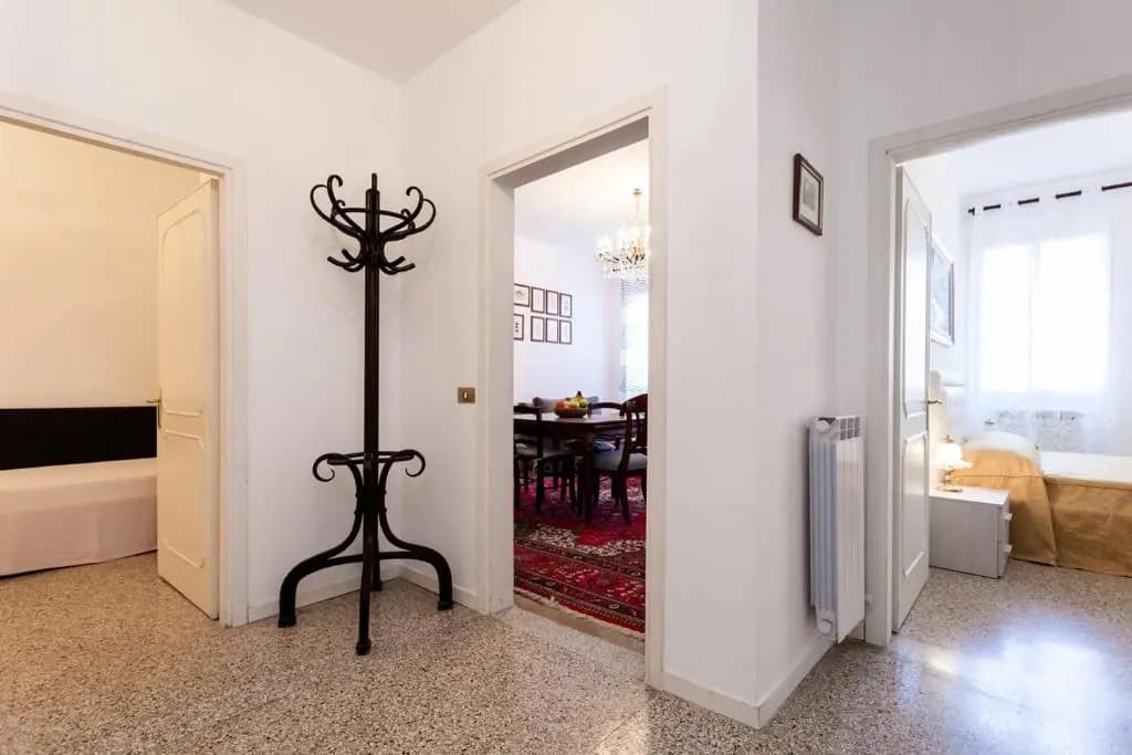 Prince Apartments - photo 5