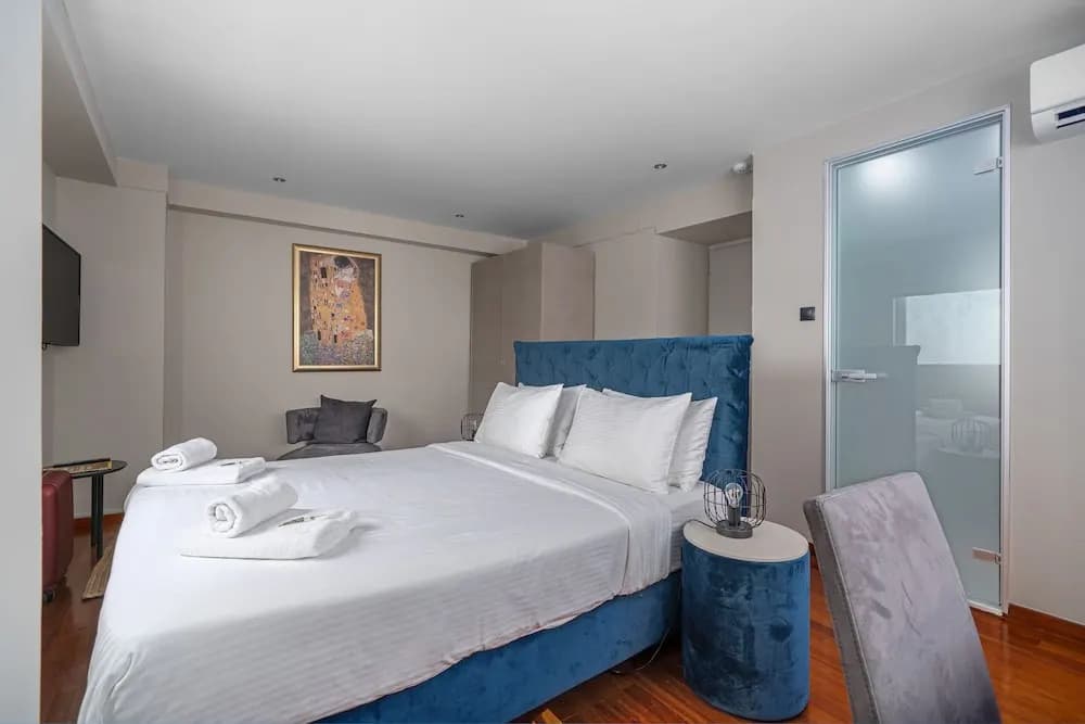 Aeolos Luxury Suites - photo 2