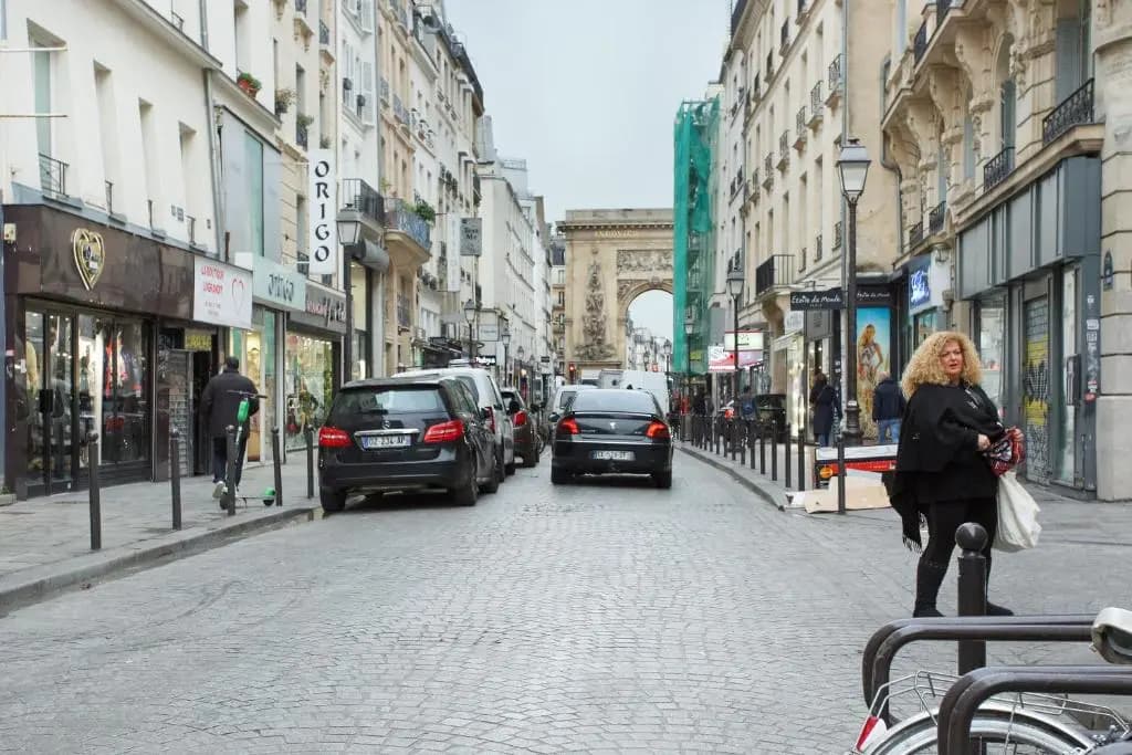 253, 2BDR Center of PARIS - photo 11
