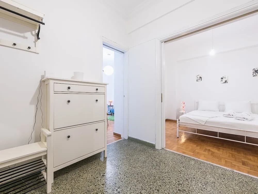 Spacious and Stylish Home in Central Athens by Cloudkeys - photo 4