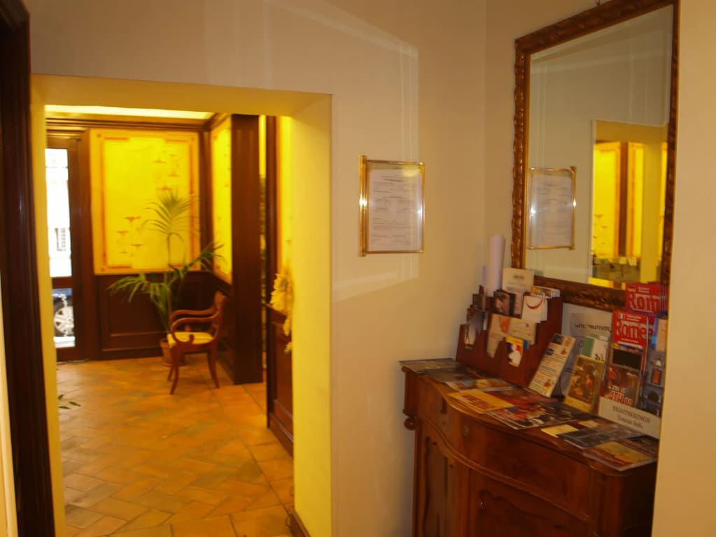 Hotel Trastevere - photo 20