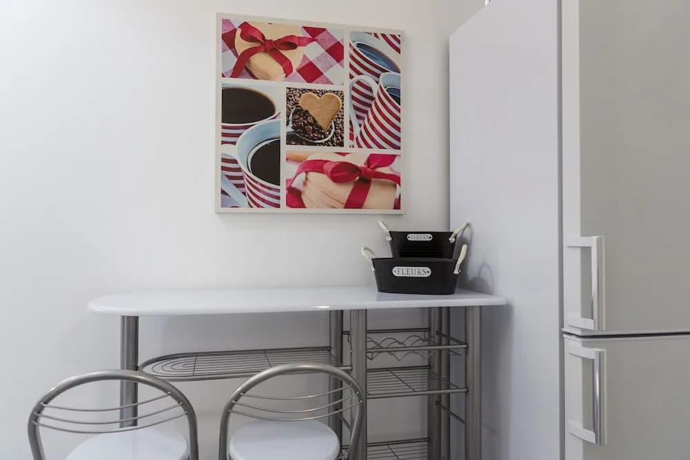 Newly Renovated Stylish Urban Flat - photo 16