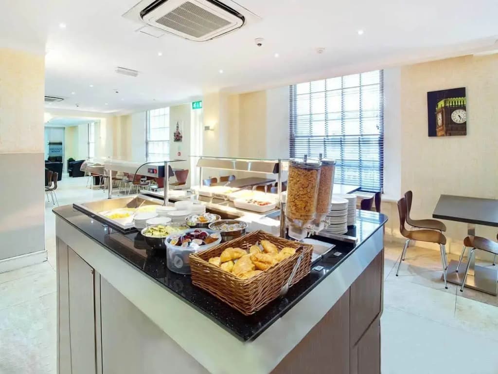 Queens Park Hotel - photo 11