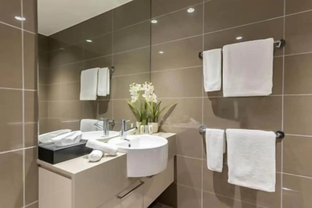 Holiday Inn & Suites Sydney Bondi Junction by IHG - photo 11