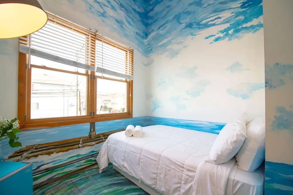 The High Tide Studio #6 Studio Bedroom Hotel Room by Redawning - photo 8