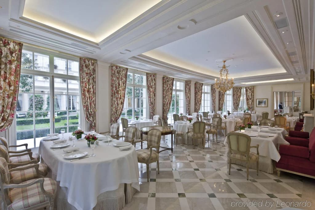 Hotel Le Bristol Paris - photo 20