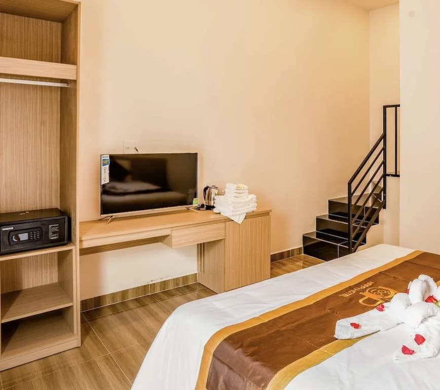 Happy Hotel - photo 3