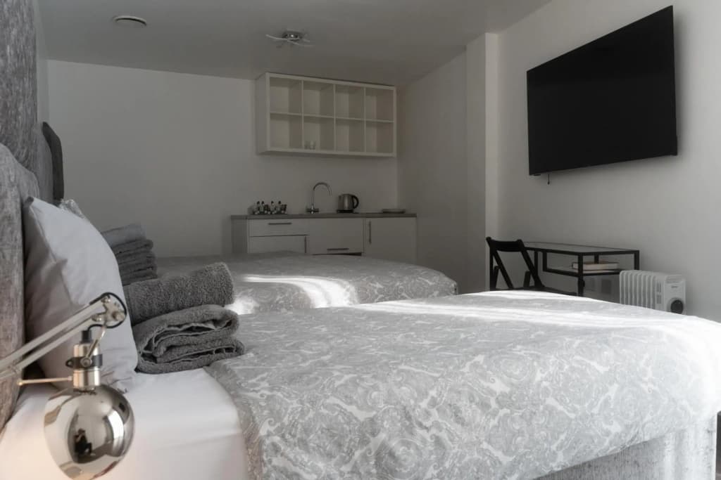 Abbey Point Hotel - photo 5