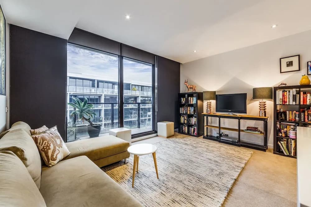 Elegant 1 bed 1 Bath Apartment, Free Parking - photo 6