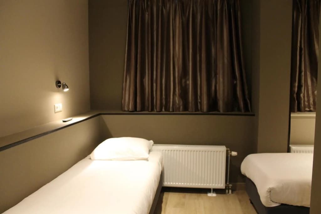 Hotel Blossoms - photo 25