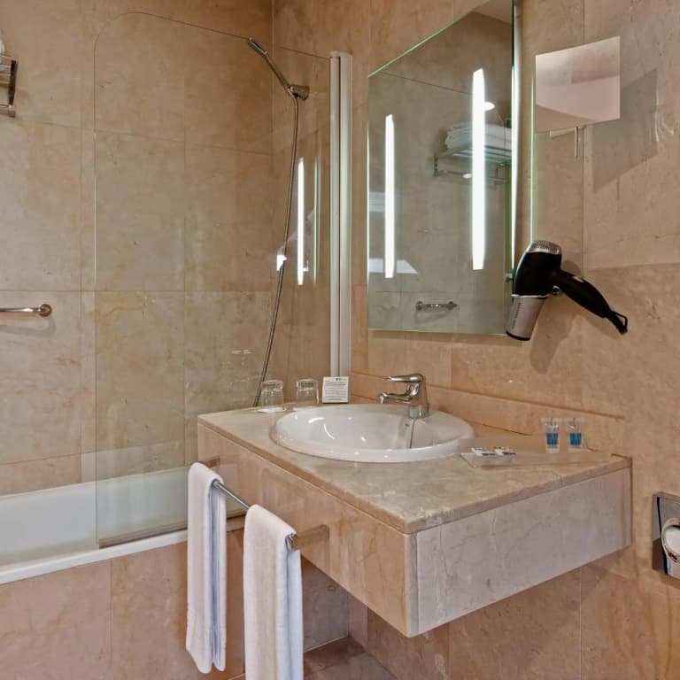 Hotel Exe Suites 33 - photo 23