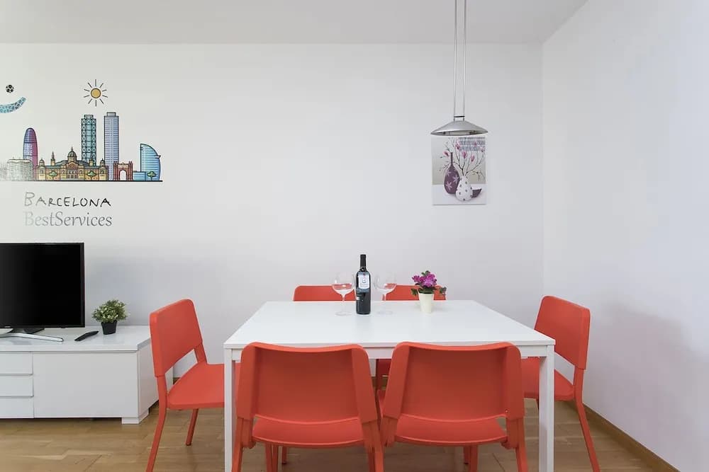 1317 - Modern Forum Apartment - photo 5