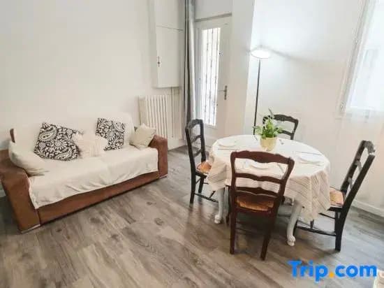 Notre Dame in Latin Quarter Stylish Flat for 6 - photo 2