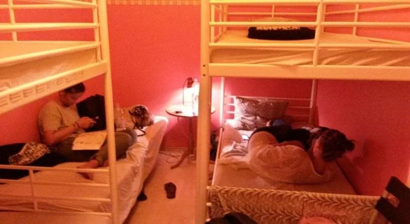 Oleander Hostel - photo 2