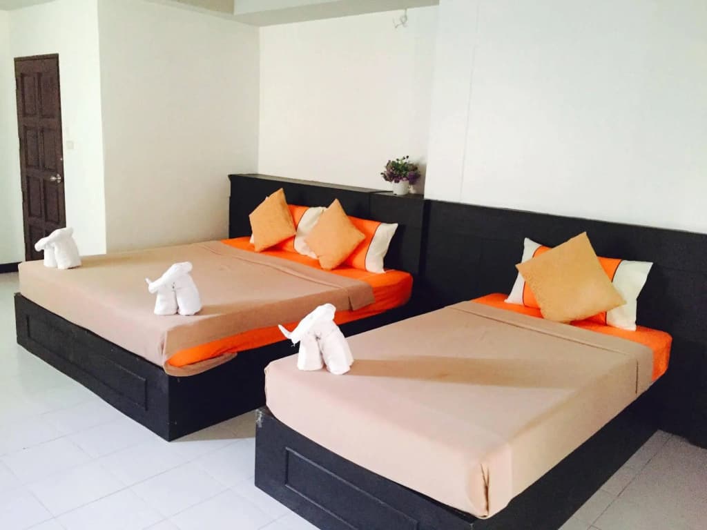 Benetti Lodge Guesthouse Patong - photo 5