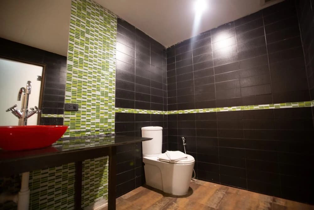 RedDoorz The Readers Cafe and Rooms - photo 7
