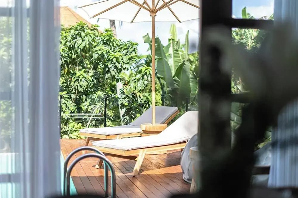 Garden Heights Villa by EVDEkimi - Elegant 3BR Jungle oasis with Hammock - photo 13