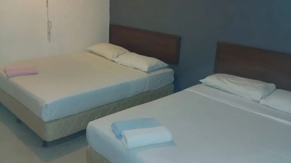 Century Rest Inn - photo 6