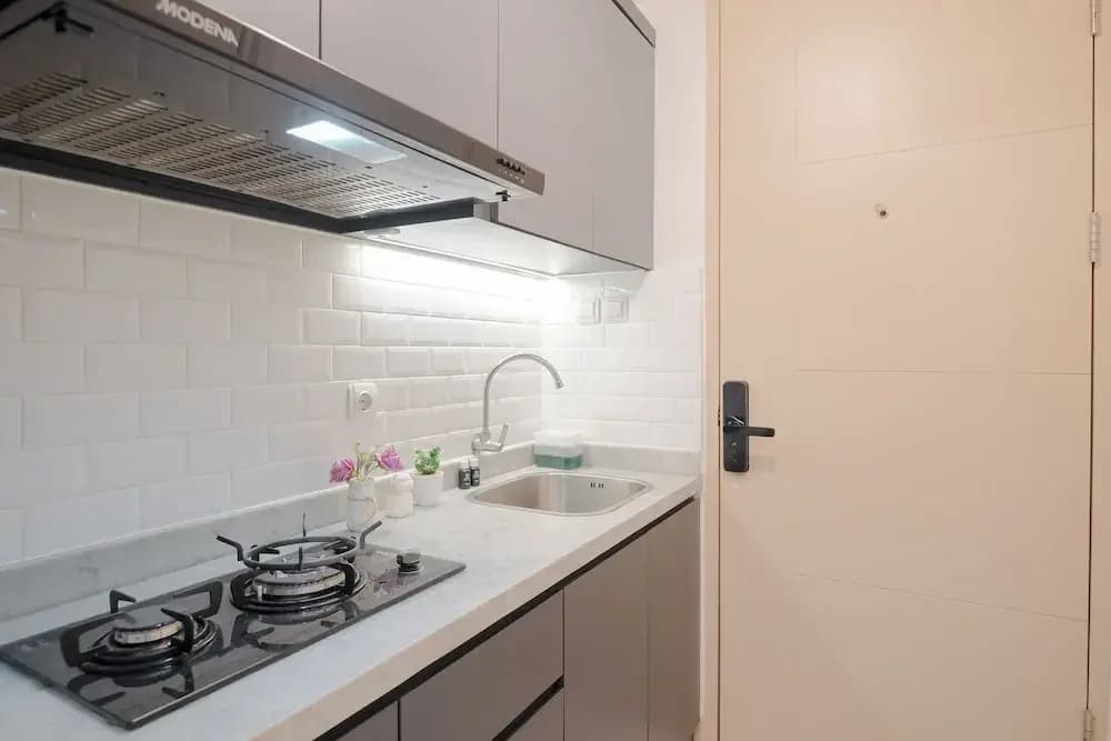 Comfort And Compact Studio At Apartment Tokyo Riverside Pik 2 - photo 14