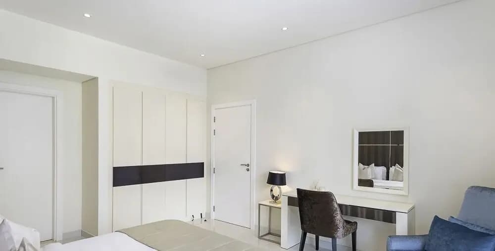 LUX The Bays Edge Canal View Suite - photo 2