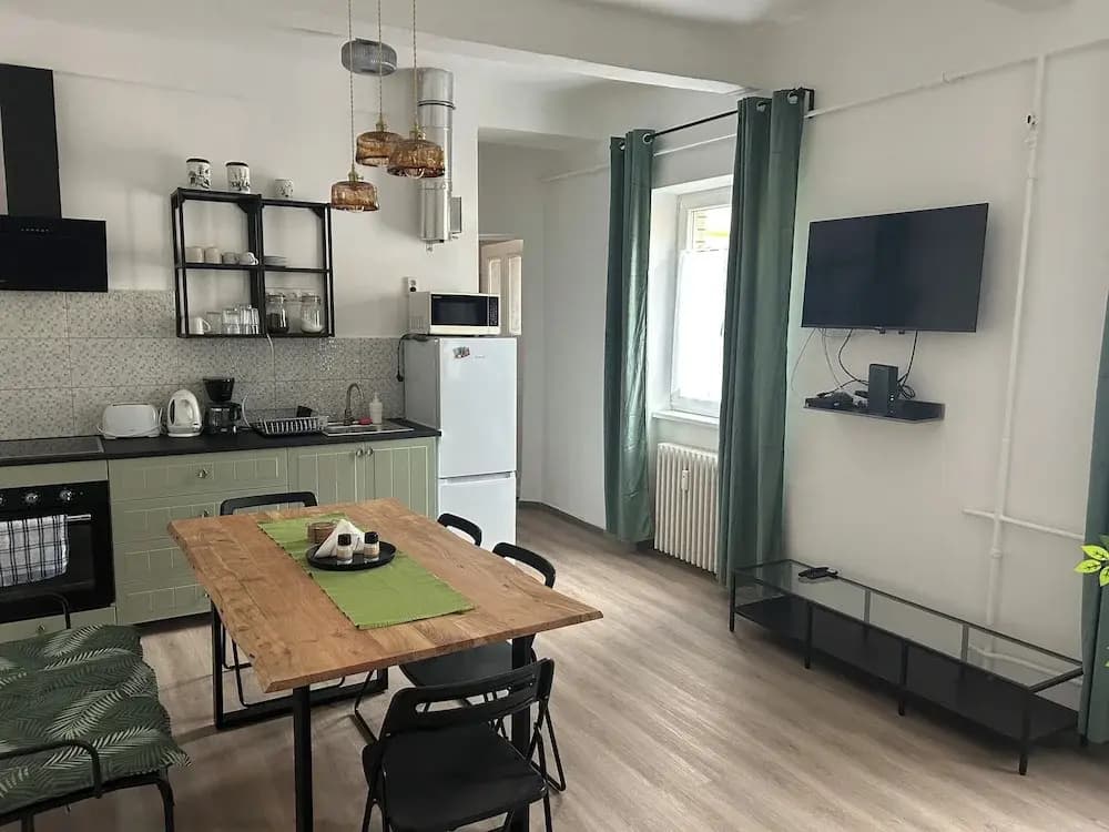 Diamond Astoria 4, Quiet Apartment - photo 14