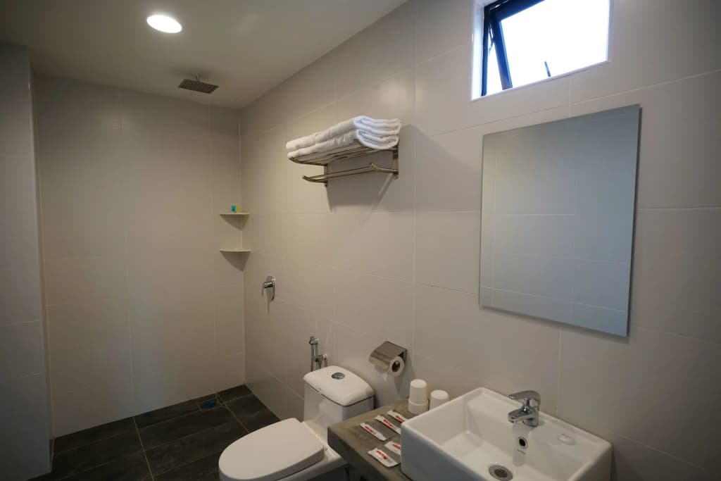 Brick Box Hotel - photo 8
