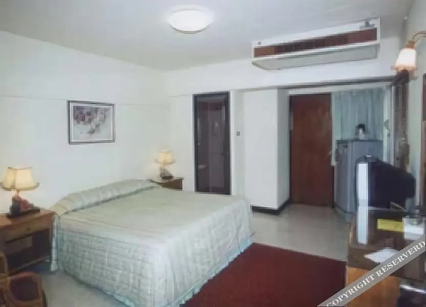 Sathorn Inn - photo 4