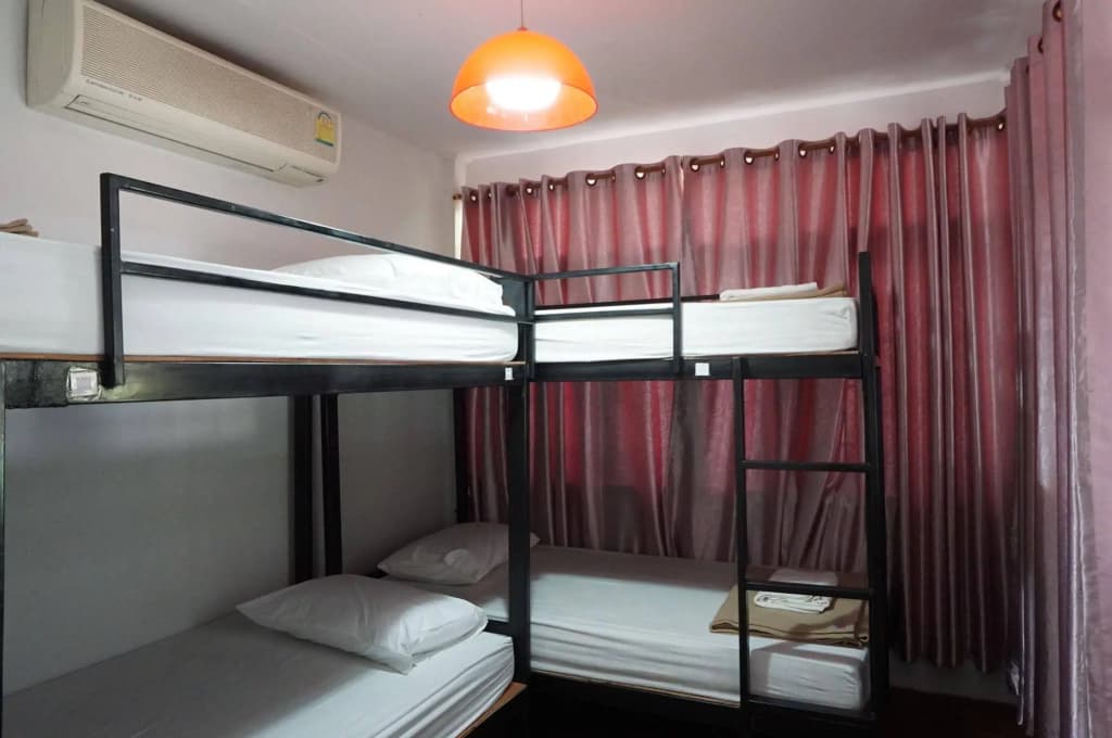 Baan Park Raak Backpacker Hostel - photo 4