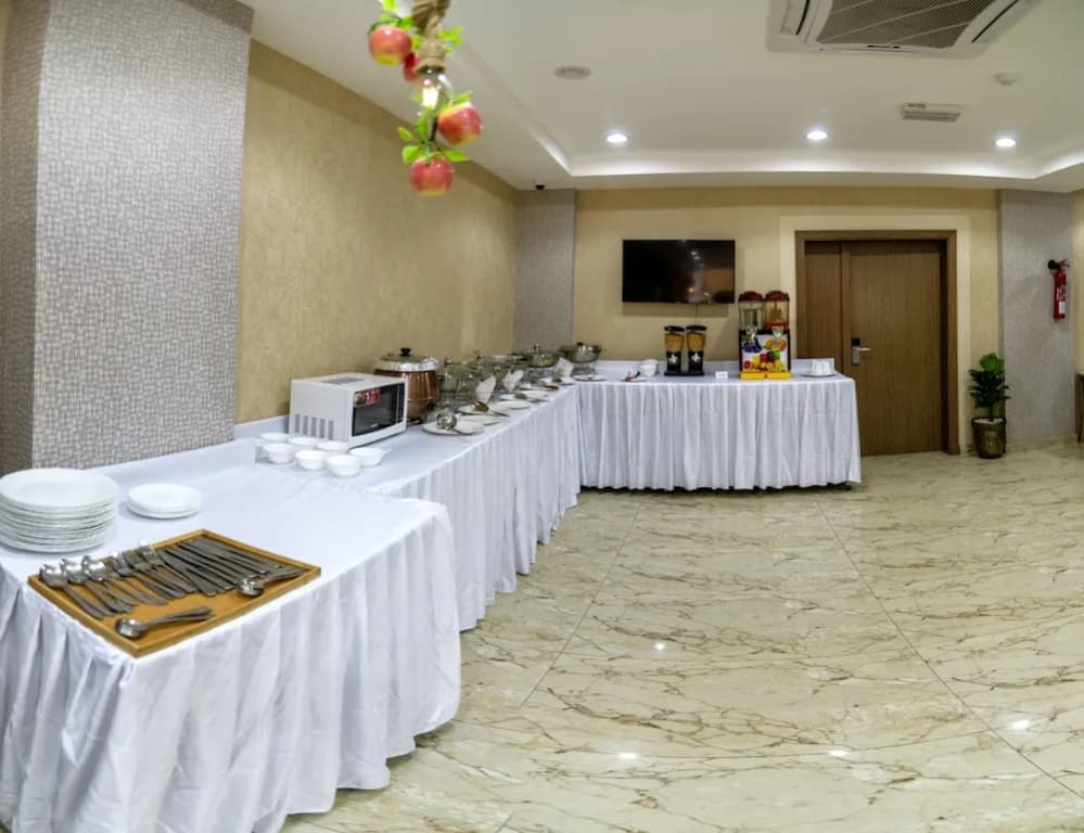 Diamond Star Hotel - photo 24