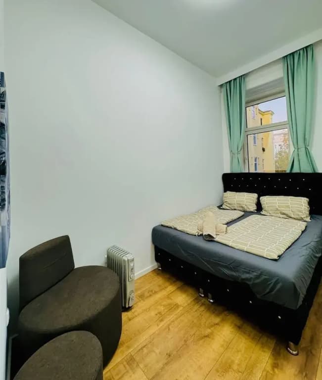 Stylish 9BR Apartment for 18 Guests - photo 9