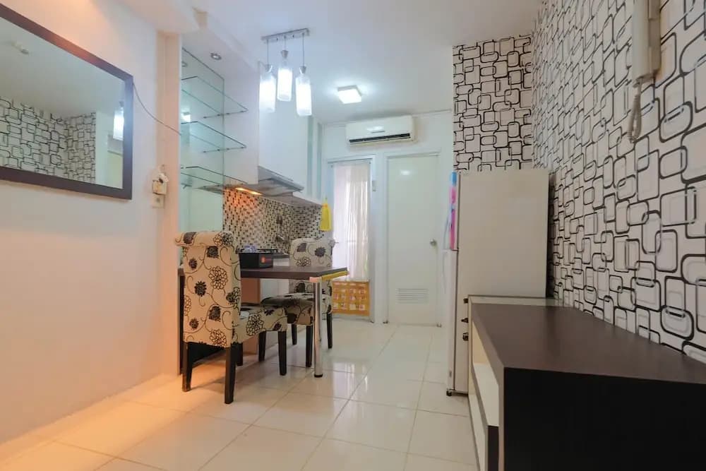 Emerald Functional 2BR Apartment Gading Nias - photo 10