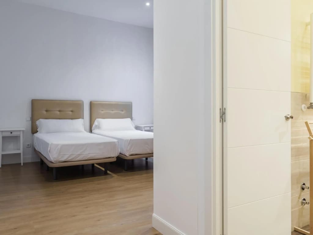 Callao Apartment II 4BR 3BT - photo 13