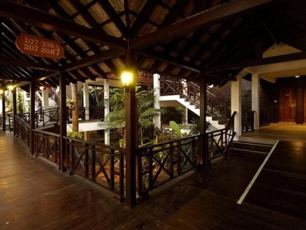 Tiara Labuan Hotel - photo 13