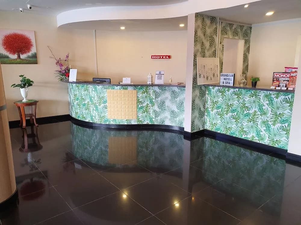 Grandeur Hotel and Spa - main photo