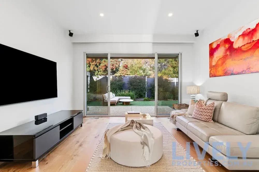 Hillside Luxe With Spa Bay Views - photo 3