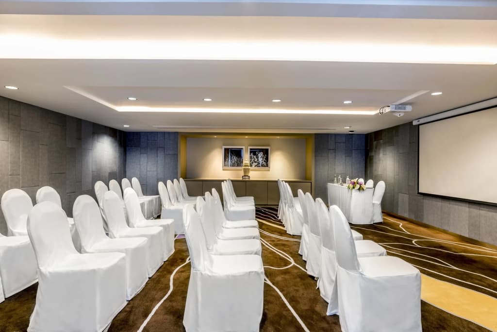 Novotel Phuket City Phokeethra Hotel - photo 12