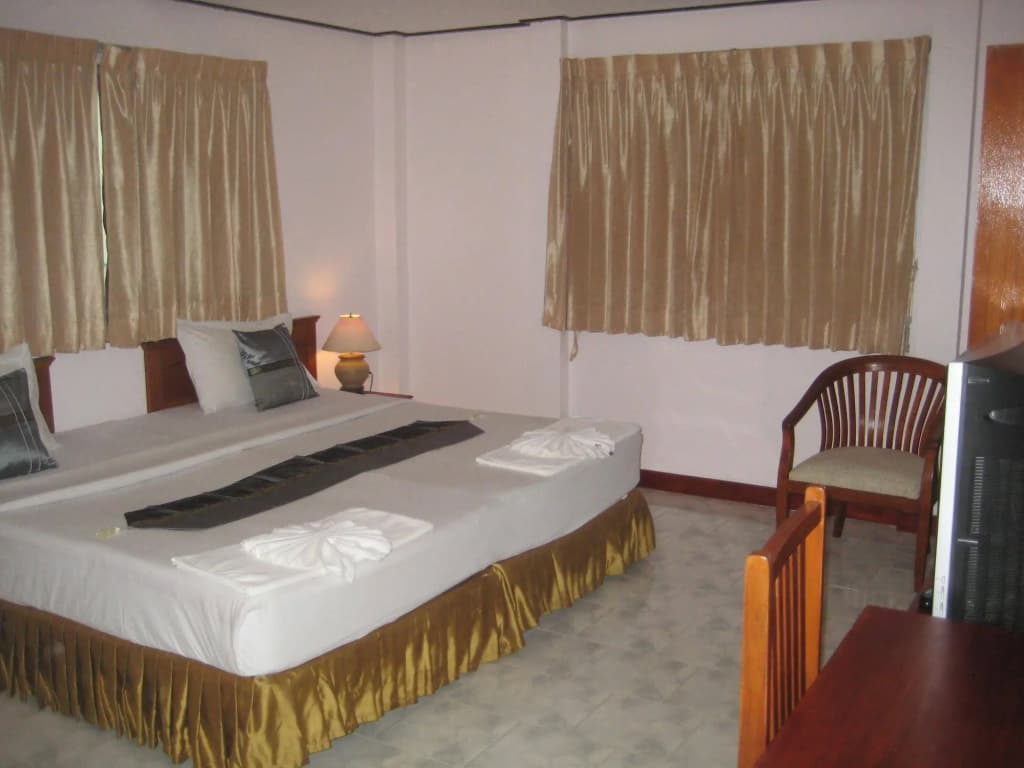 OYO 288 The Minotel Hotel - photo 4