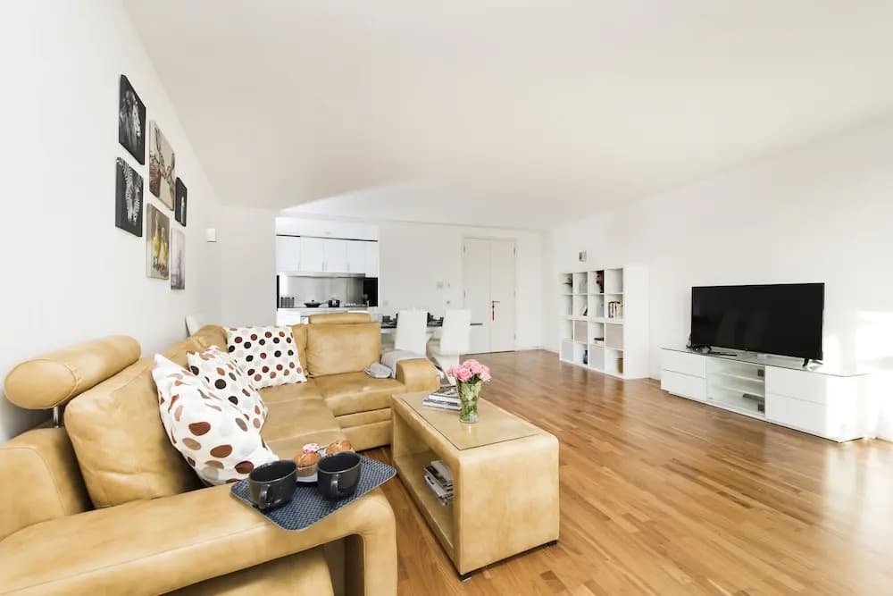 Modern 2BR Flat with Thames River View - photo 3