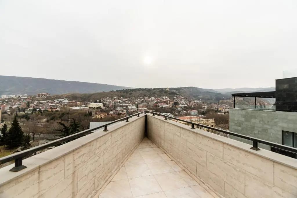 Modern Avlabari in Old Town - photo 7
