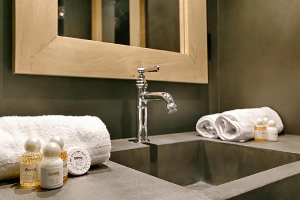 Luxurious & Design Flat 2BR/8P- Boulevard Saint Germain - photo 8