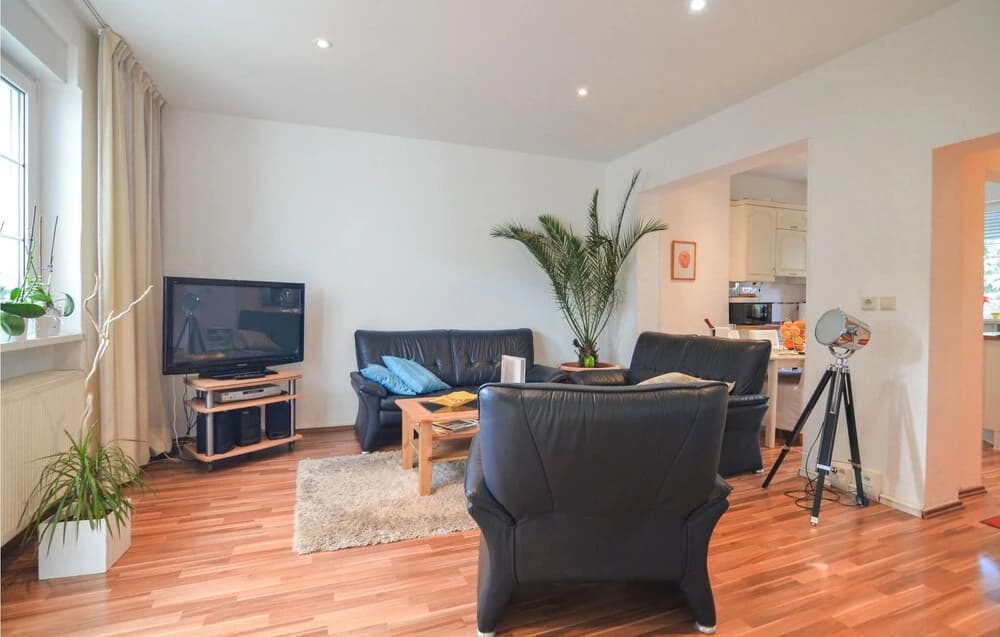 Beautiful Home in Berlin With 2 Bedrooms and Internet - photo 11