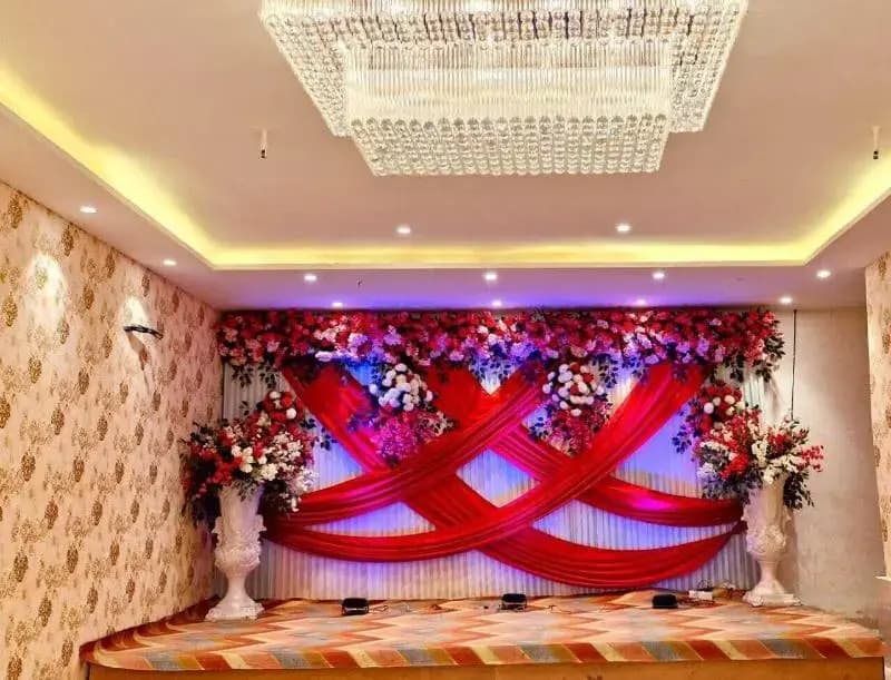 Hotel Silver Saffron Peeragarhi - photo 9